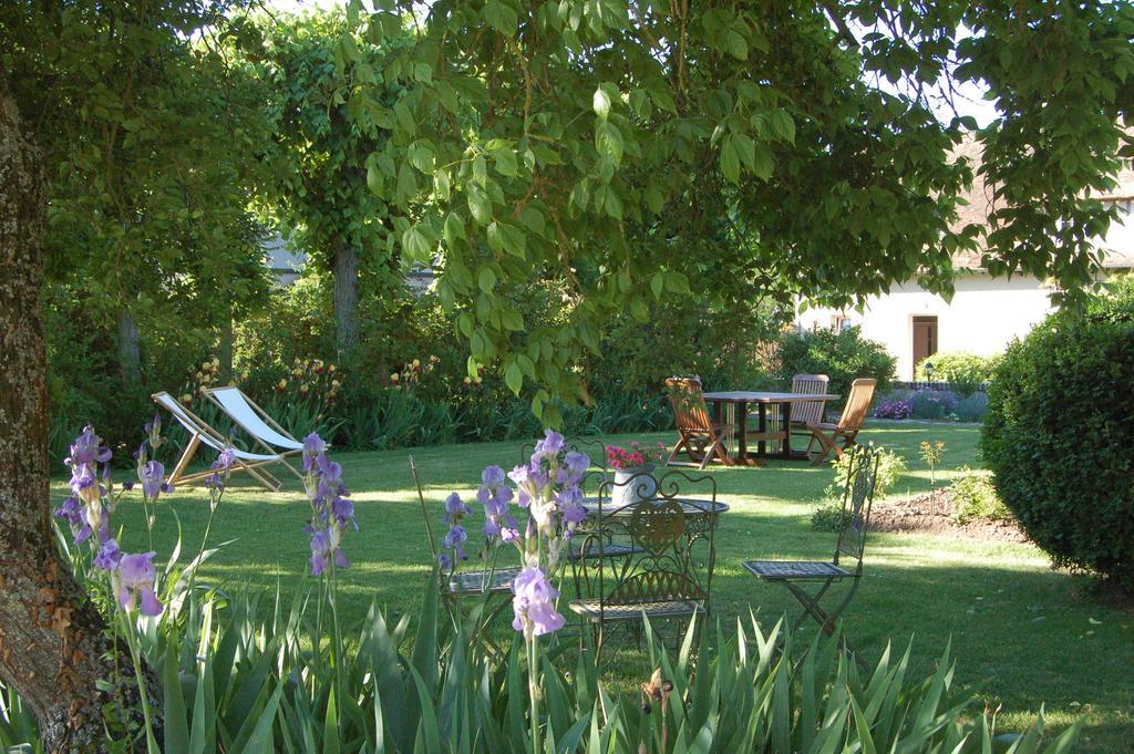夏瑟里住宿加早餐旅馆 La Croix-Saint-Leufroy 外观 照片