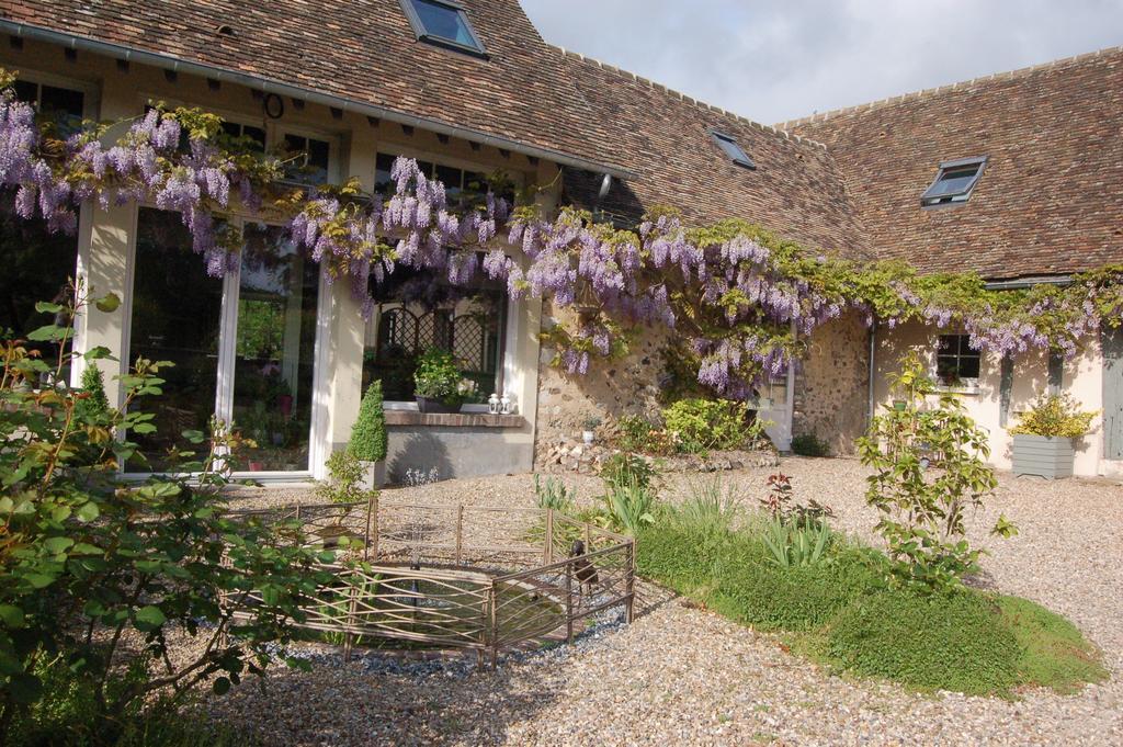 夏瑟里住宿加早餐旅馆 La Croix-Saint-Leufroy 外观 照片
