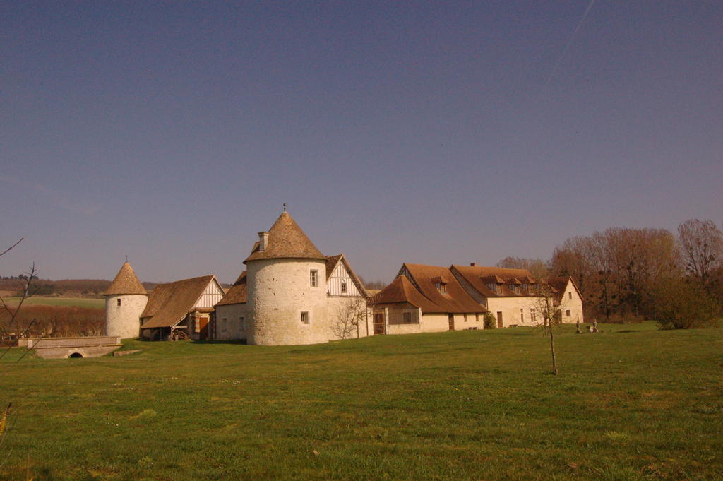 夏瑟里住宿加早餐旅馆 La Croix-Saint-Leufroy 外观 照片