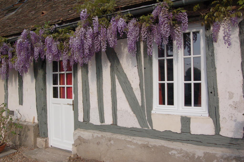 夏瑟里住宿加早餐旅馆 La Croix-Saint-Leufroy 外观 照片